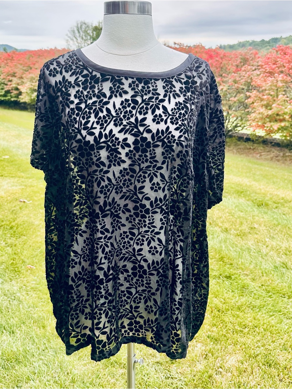 Lucky Brand Black Floral Burnout Plus Size Short Sleeve Top